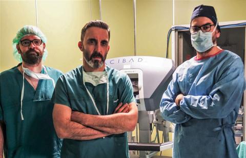 Роботизирано отстраняване на 2 см тумор на бъбрека без прекъсване на кръвоснабдяване на органа извършиха уролозите в Аджибадем Сити Клиник Болница Токуда